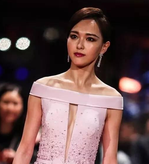 宋轶出席盛典 冰淇淋绿长裙登上热搜【太阳成集团tyc】(图1) 太阳集团tyc