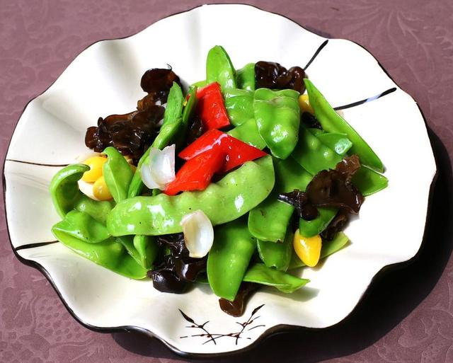 LG折叠屏新专利曝光,造型奇特|太阳集团tyc(图1) 太阳集团tyc