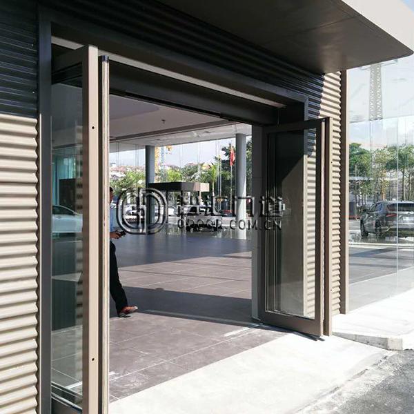 【太阳集团tyc】ONER专辑《舞会》首场签售会收官 现场无数惊喜引粉丝尖叫(图4) 太阳集团tyc