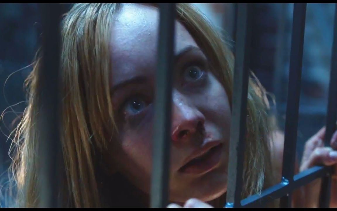 杨子姗全新时尚大片呈现冬日情怀 露肩羽裙勾勒精致锁骨_太阳成官网(图3) 太阳集团tyc