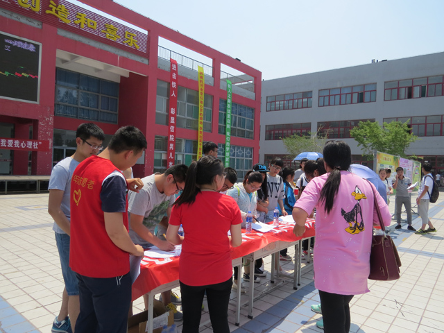 “太阳成官网”赵宇彤与佐伊·达奇、Angelababy出席巴黎时装周引关注(图3) 太阳成官网