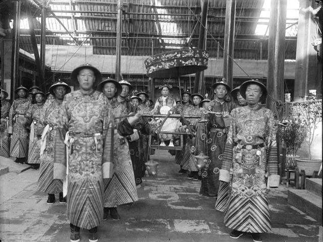 国际时装周匠心盛典 程韦然早轴开场许魏洲压轴:太阳集团tyc(图2) 太阳成集团tyc