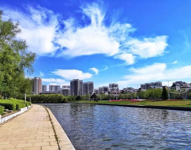 《我们在行动》胡可、连淮伟玩游戏乐不停,高伟光初当客服遭吐槽【太阳成官网】(图1) 太阳集团tyc